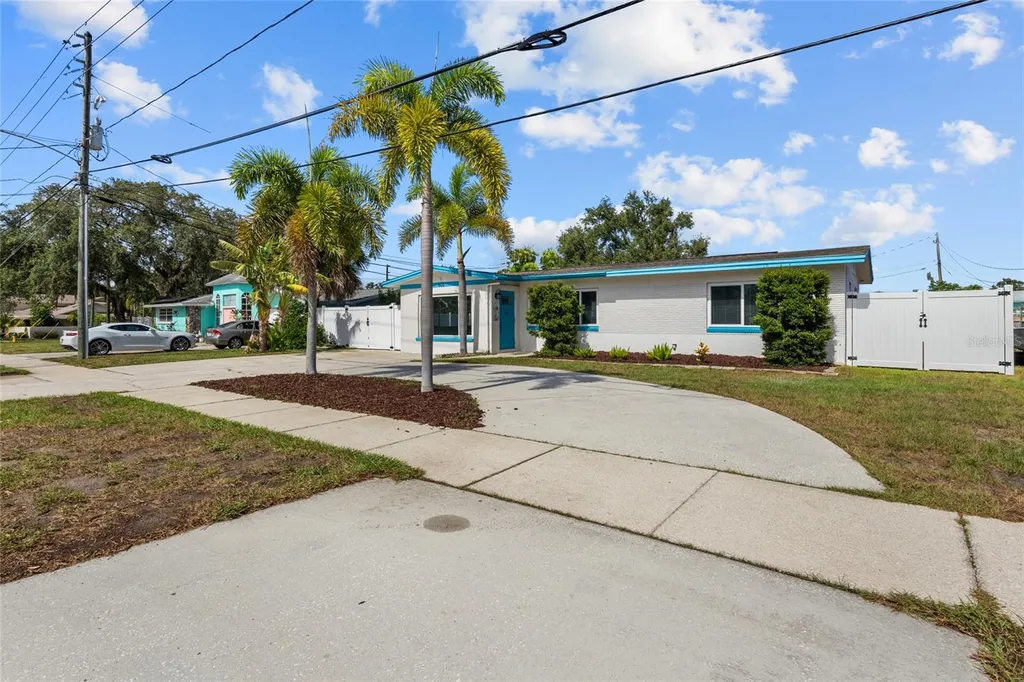 605 S Florida Avenue Tarpon Springs FL 34689