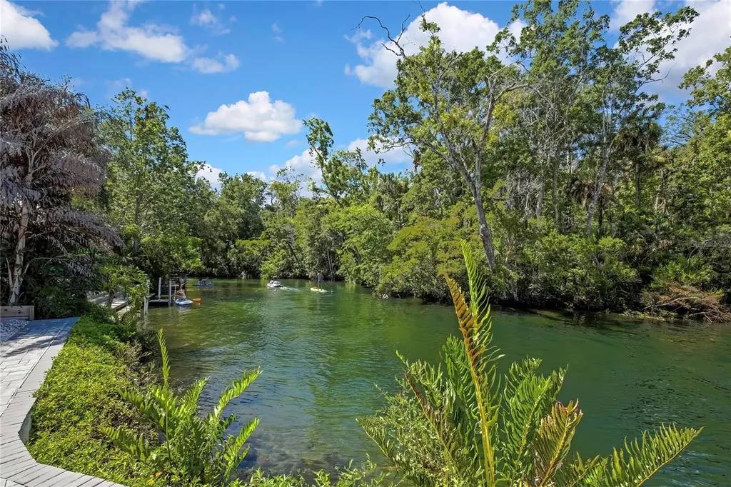 6080 Waverly Road Weeki Wachee FL 34607