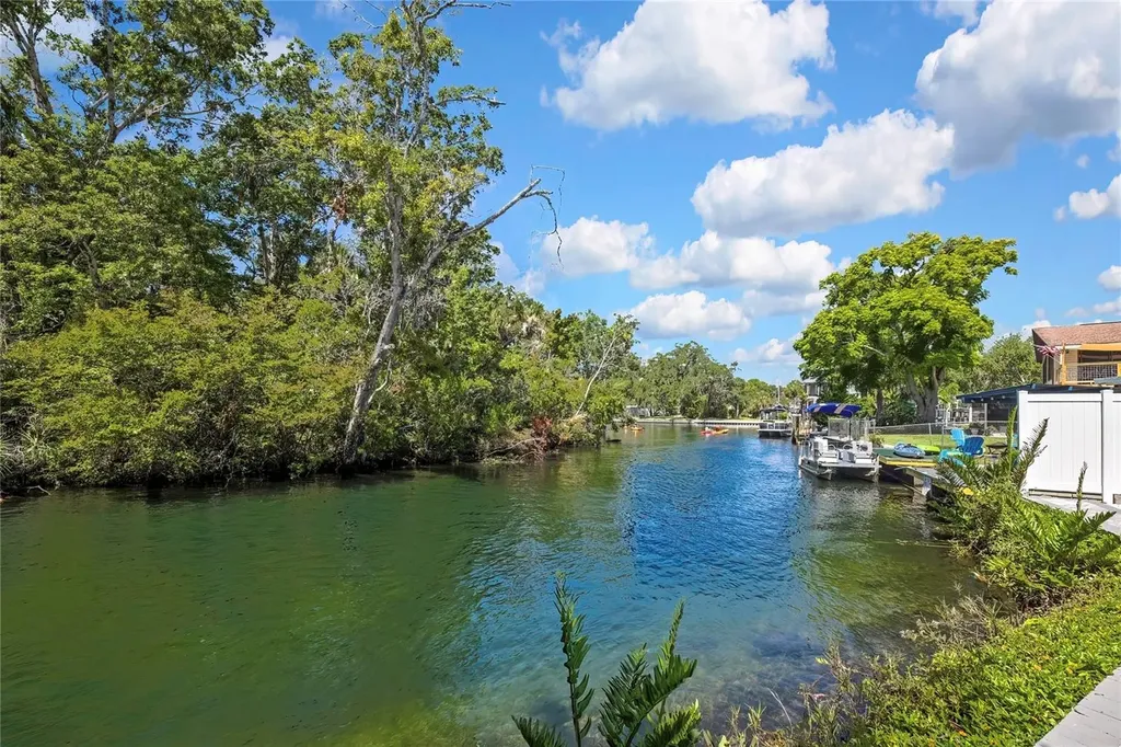 6080 Waverly Road Weeki Wachee FL 34607