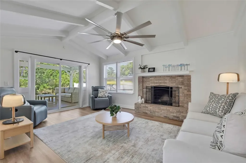 6080 Waverly Road Weeki Wachee FL 34607