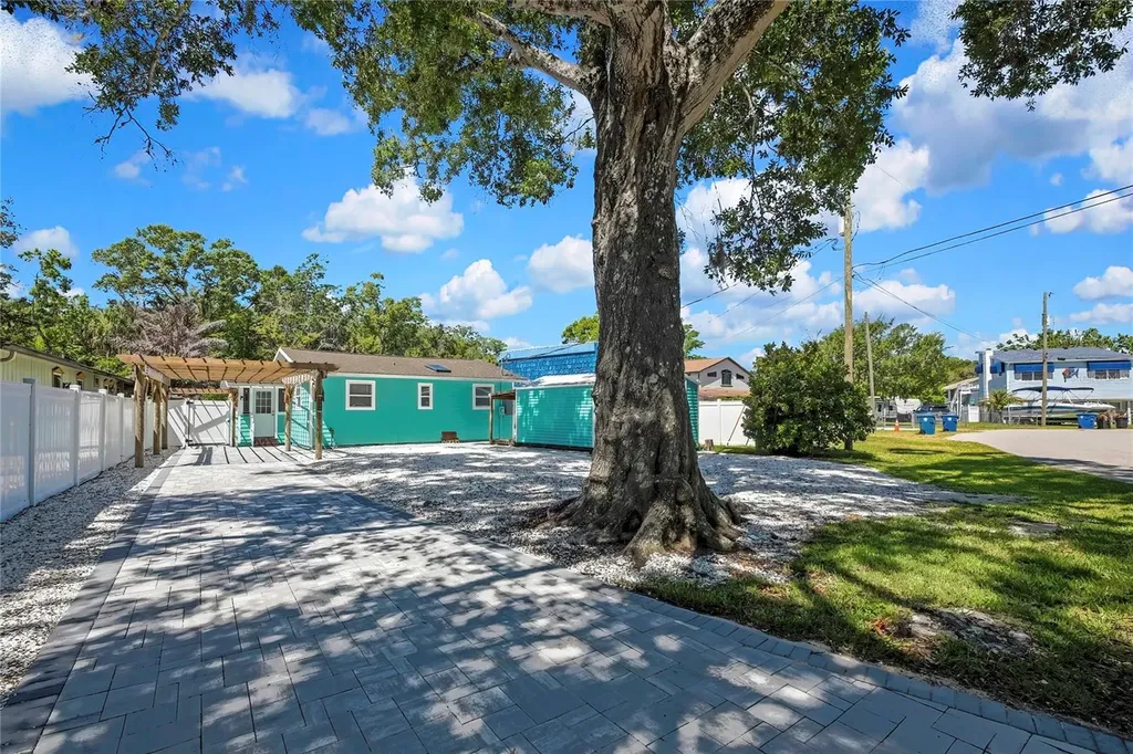 6080 Waverly Road Weeki Wachee FL 34607