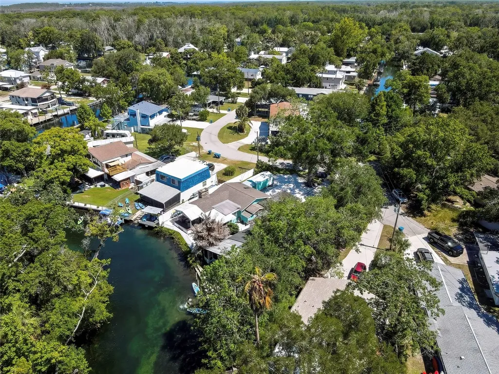 6080 Waverly Road Weeki Wachee FL 34607