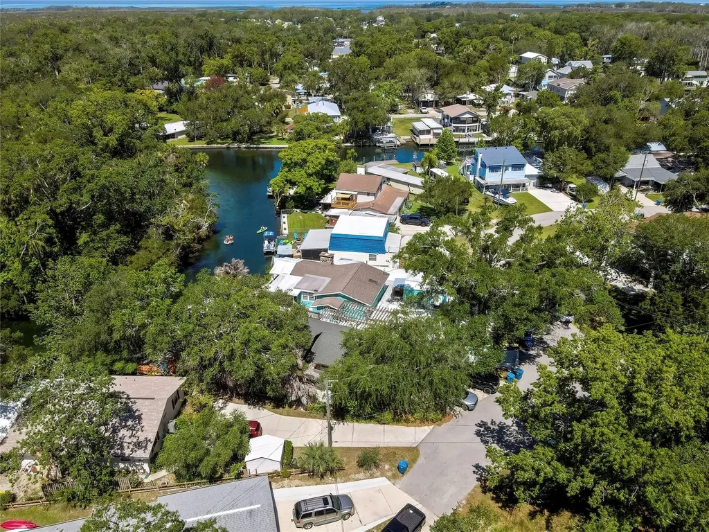 6080 Waverly Road Weeki Wachee FL 34607
