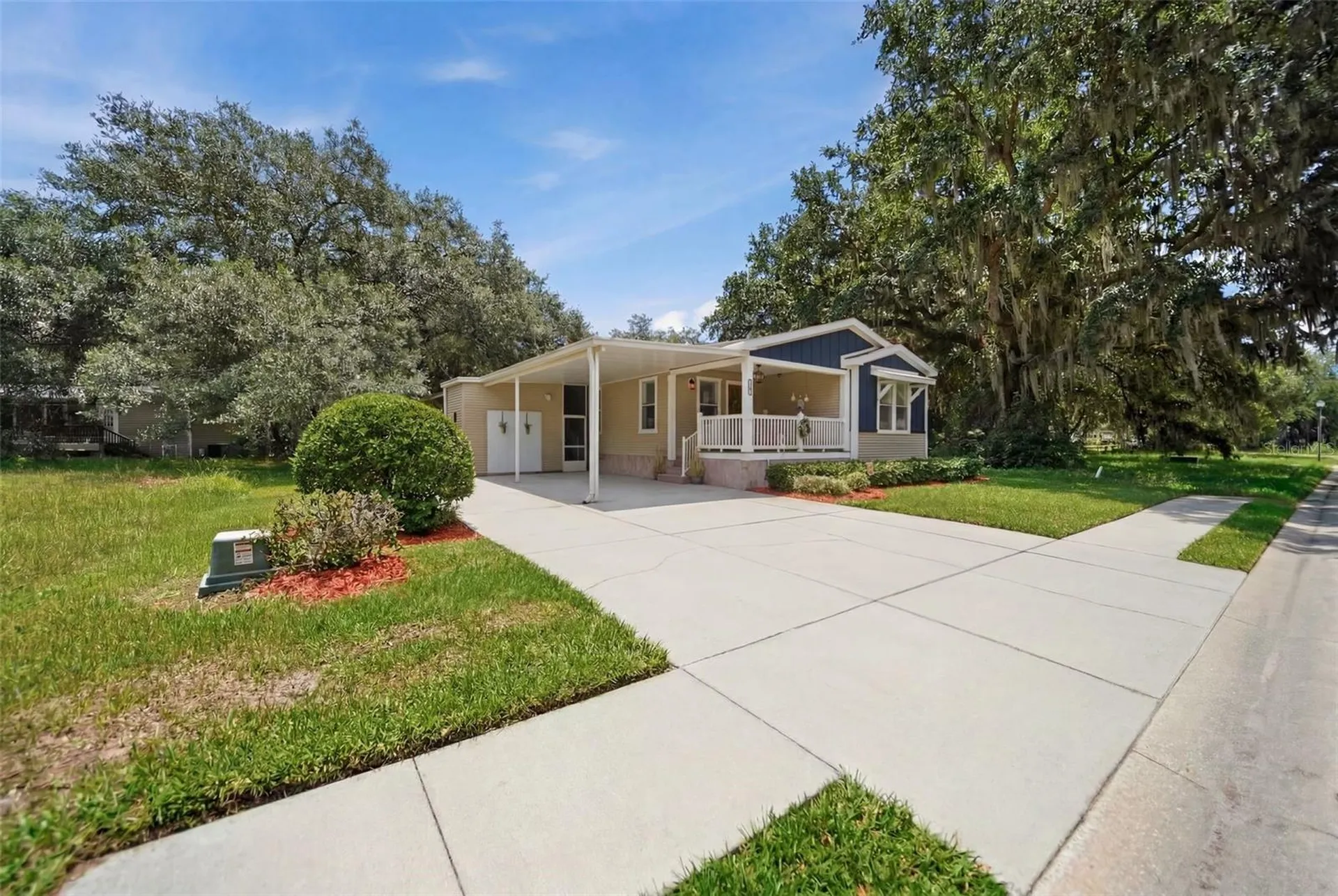 25138 Buttonwood Drive Astatula FL 34705