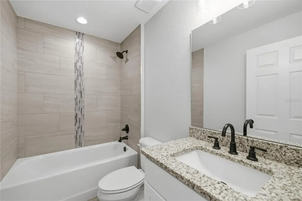 20 Locust Loop Circle Ocala FL 34472