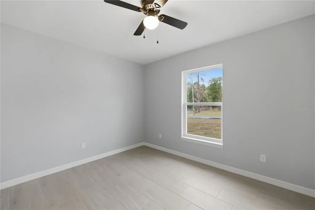 20 Locust Loop Circle Ocala FL 34472