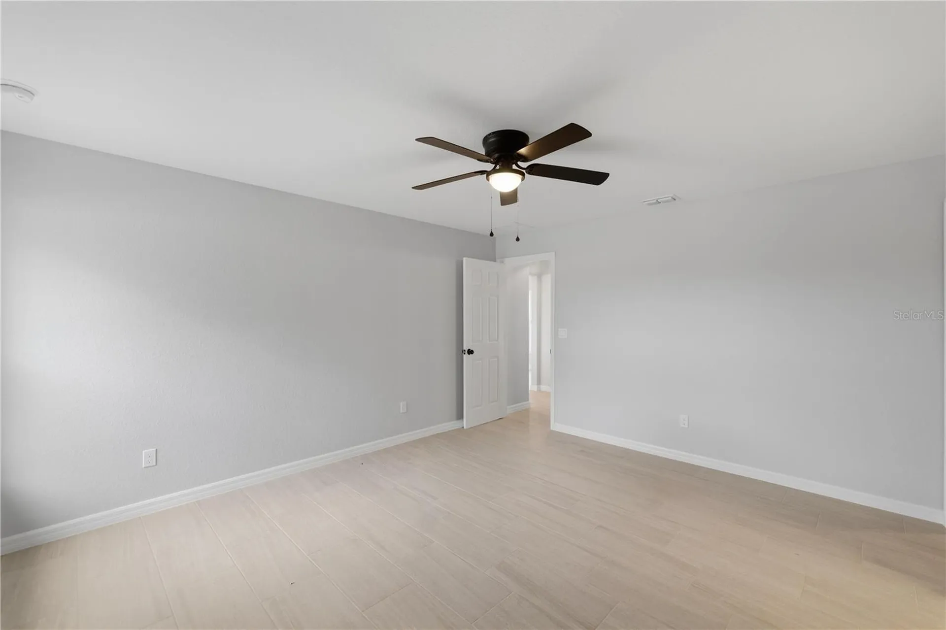 20 Locust Loop Circle Ocala FL 34472