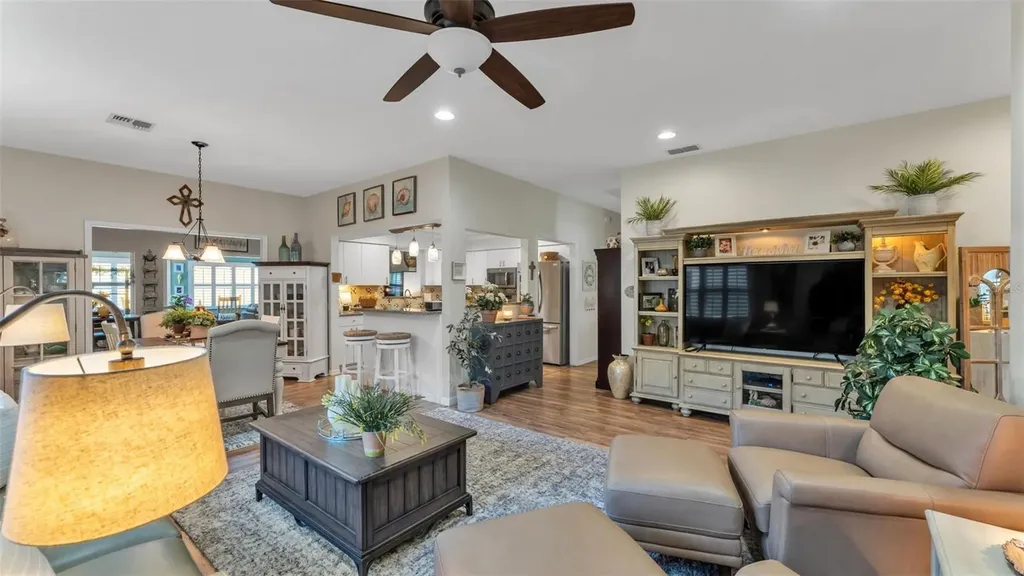 728 Canberra Road Winter Haven FL 33884