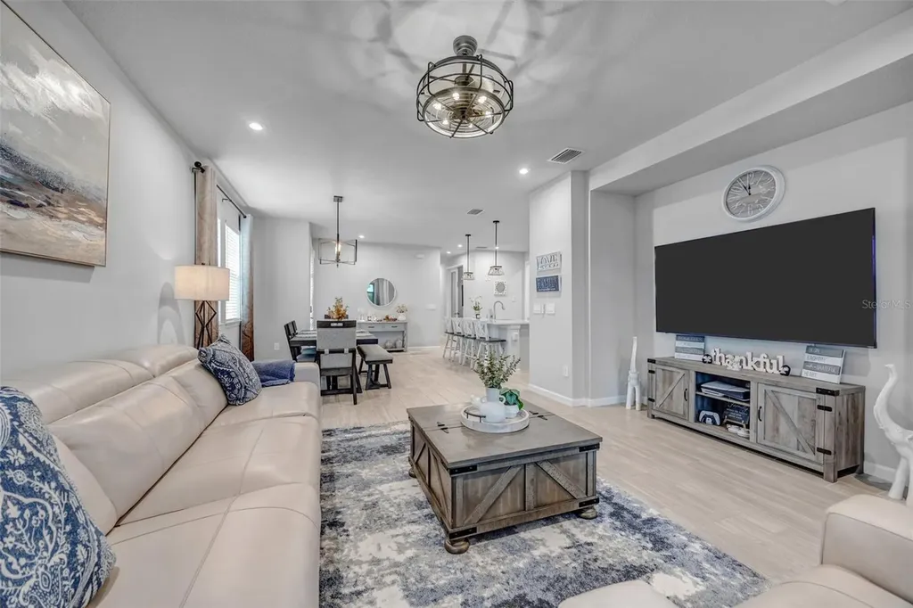 5886 Timberdale Avenue Wesley Chapel FL 33545