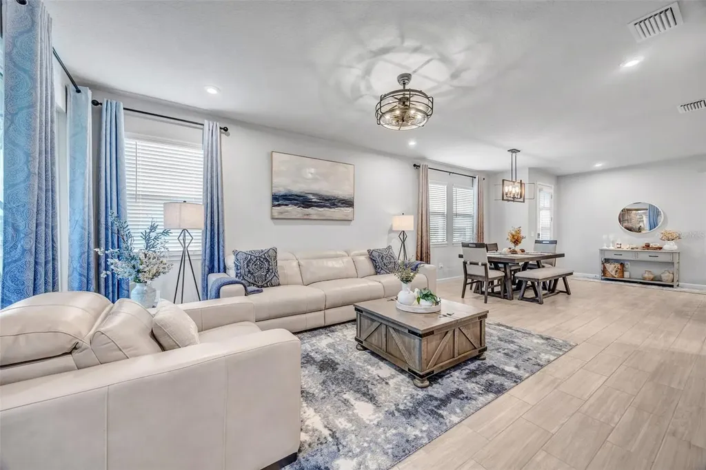 5886 Timberdale Avenue Wesley Chapel FL 33545