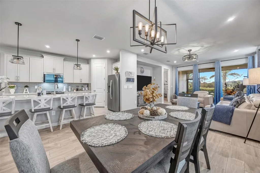 5886 Timberdale Avenue Wesley Chapel FL 33545