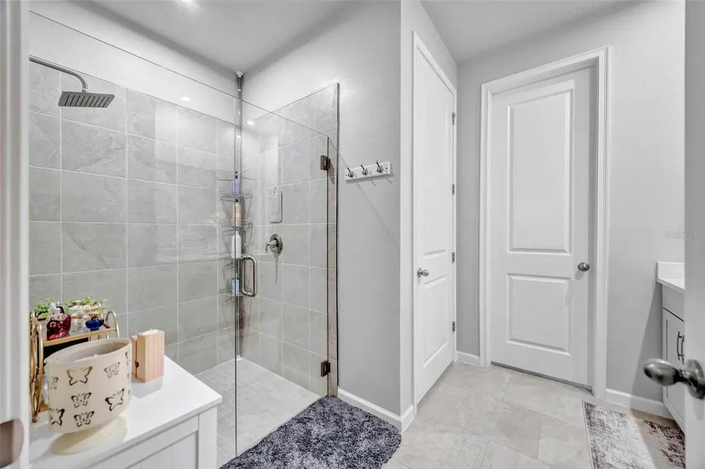 5886 Timberdale Avenue Wesley Chapel FL 33545