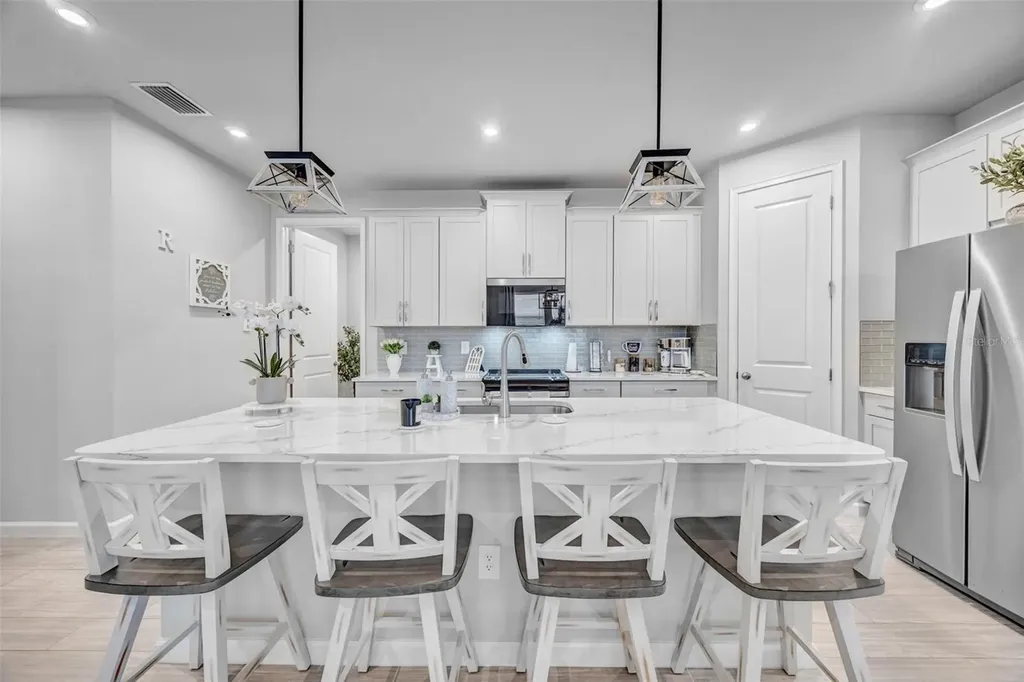 5886 Timberdale Avenue Wesley Chapel FL 33545