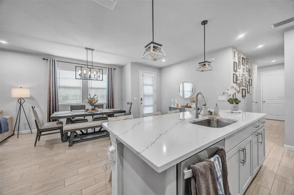 5886 Timberdale Avenue Wesley Chapel FL 33545