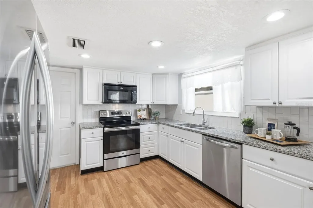 8233 Redfield Drive Port Richey FL 34668