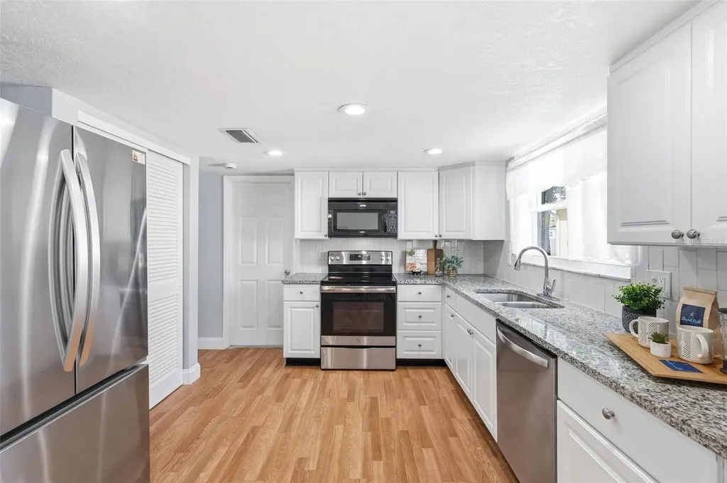 8233 Redfield Drive Port Richey FL 34668
