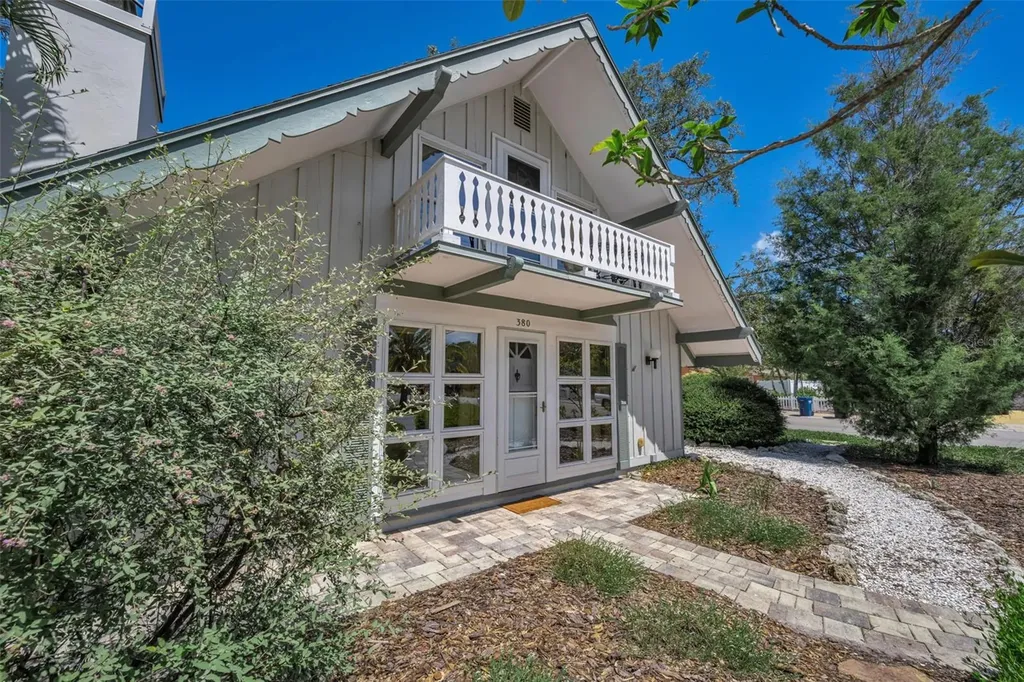380 Colonial Court Dunedin FL 34698