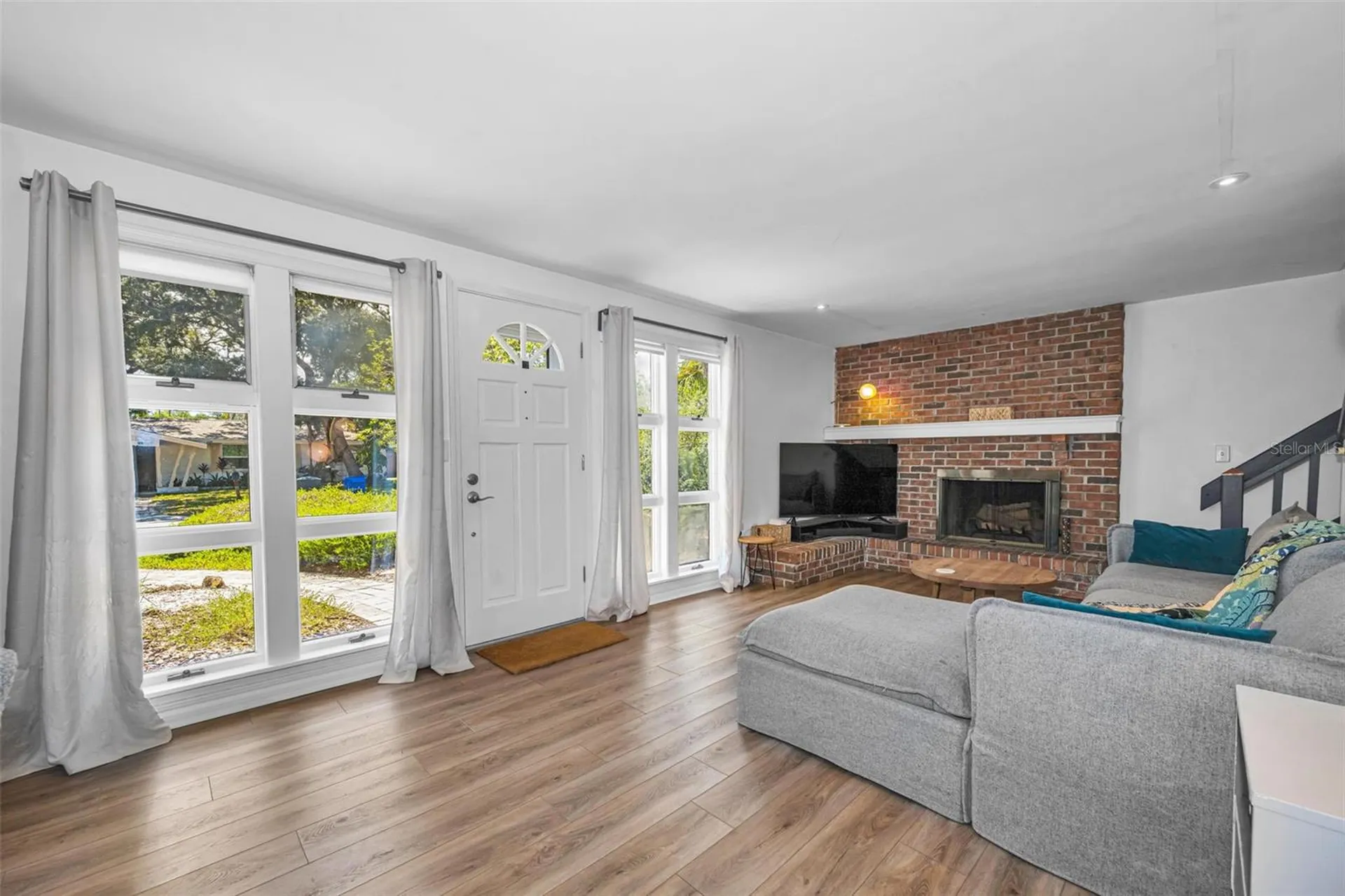 380 Colonial Court Dunedin FL 34698