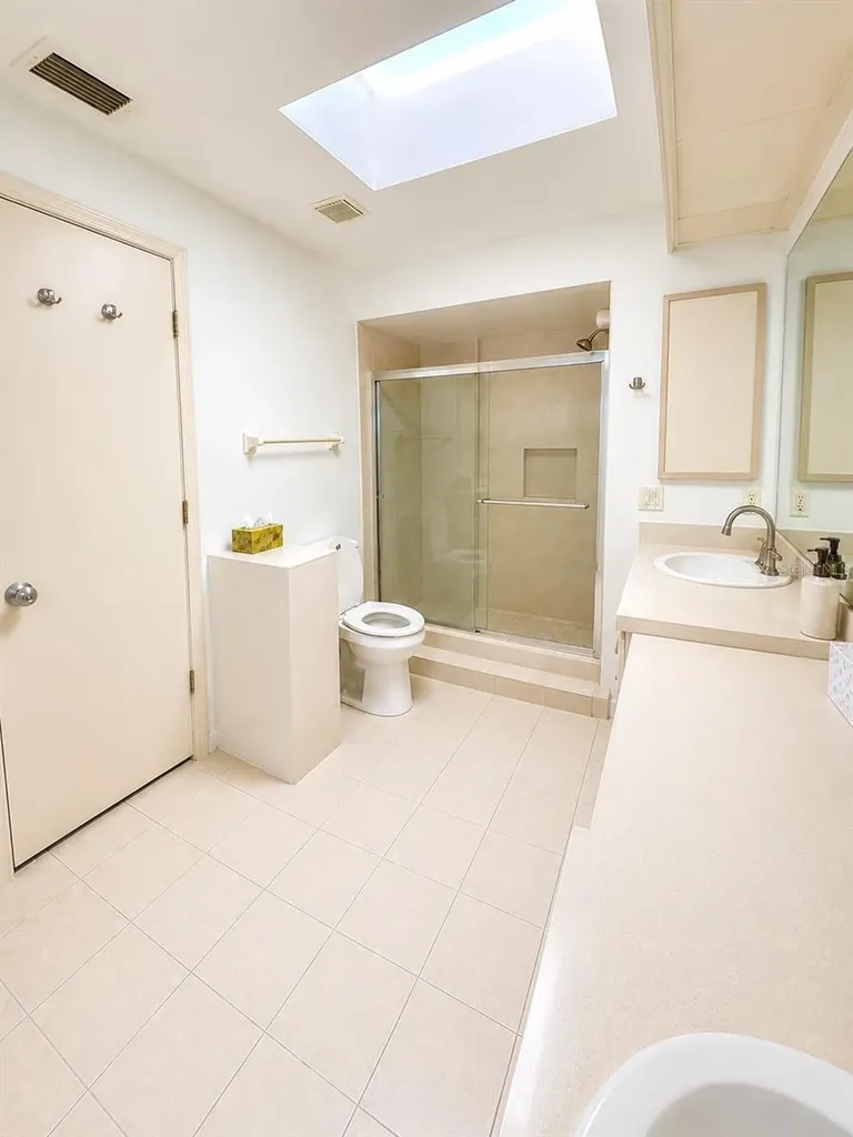 4068 Wilshire Circle E Sarasota FL 34238