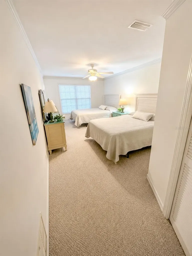 4068 Wilshire Circle E Sarasota FL 34238