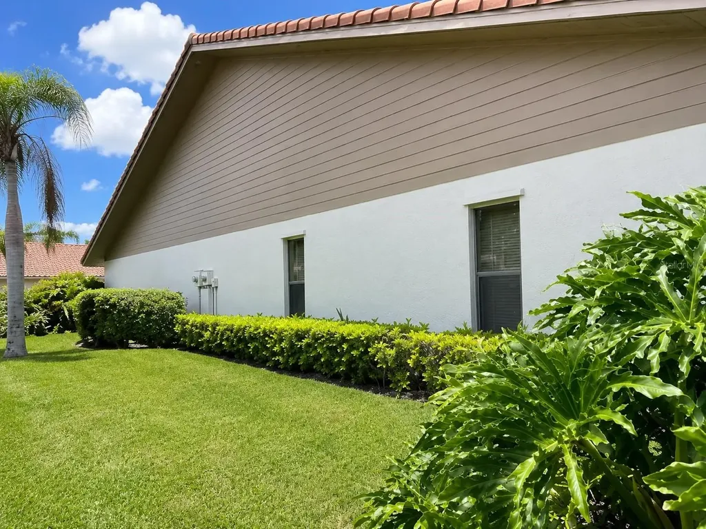 4068 Wilshire Circle E Sarasota FL 34238