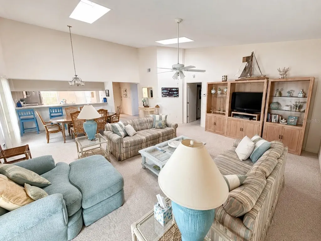 4068 Wilshire Circle E Sarasota FL 34238