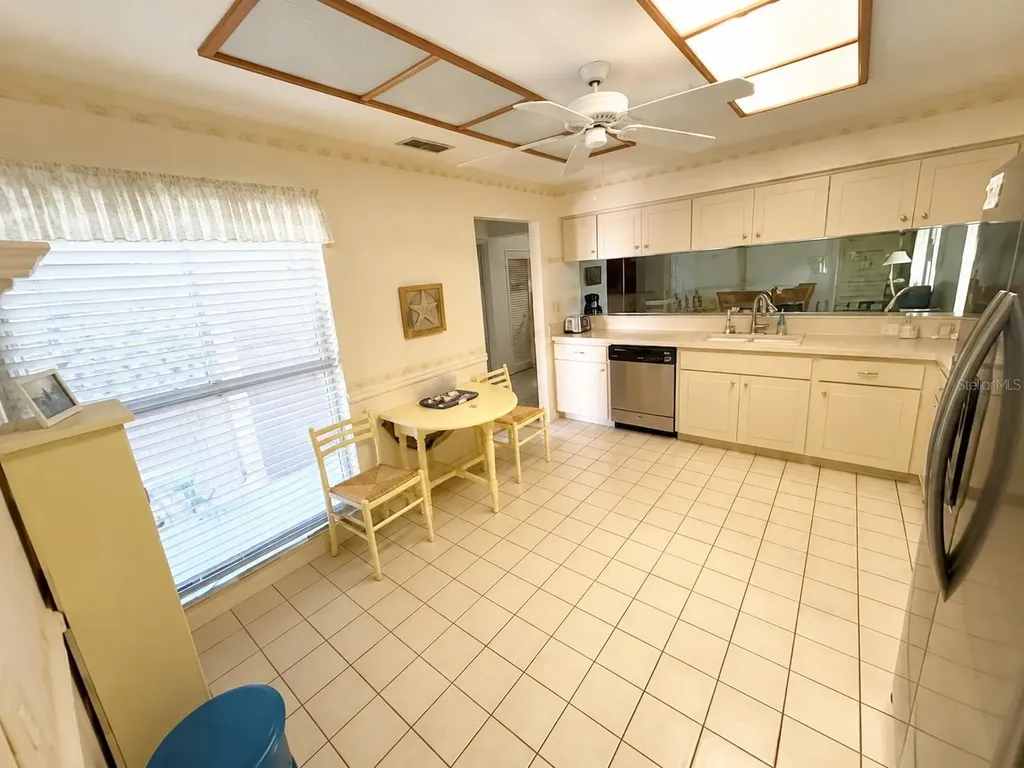 4068 Wilshire Circle E Sarasota FL 34238