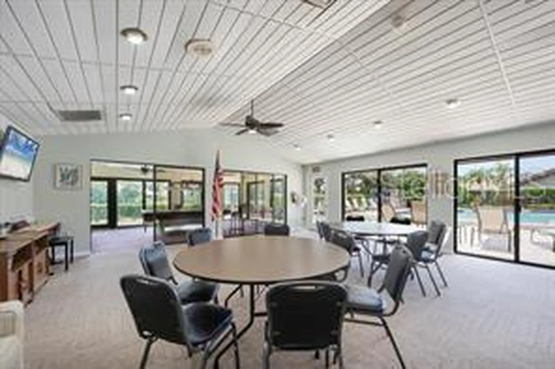4068 Wilshire Circle E Sarasota FL 34238