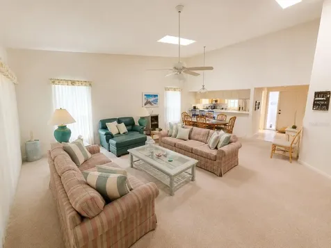 4068 Wilshire Circle E Sarasota FL 34238