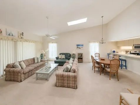 4068 Wilshire Circle E Sarasota FL 34238
