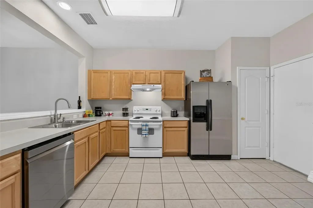 1019 Vista Cay Court Brandon FL 33511
