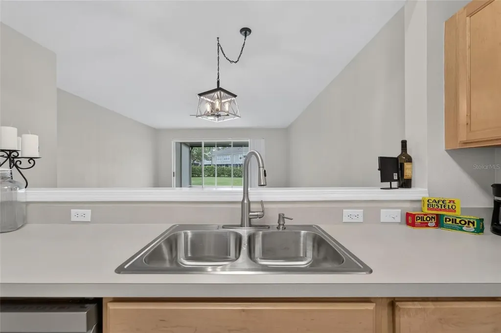 1019 Vista Cay Court Brandon FL 33511