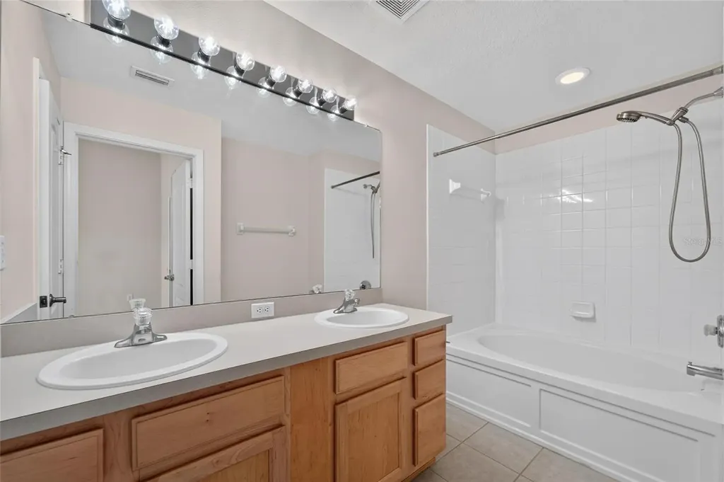 1019 Vista Cay Court Brandon FL 33511