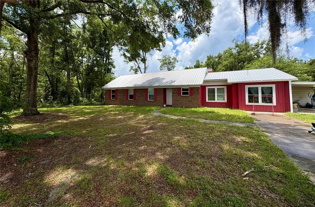 507 Governor Avenue NE Branford FL 32008