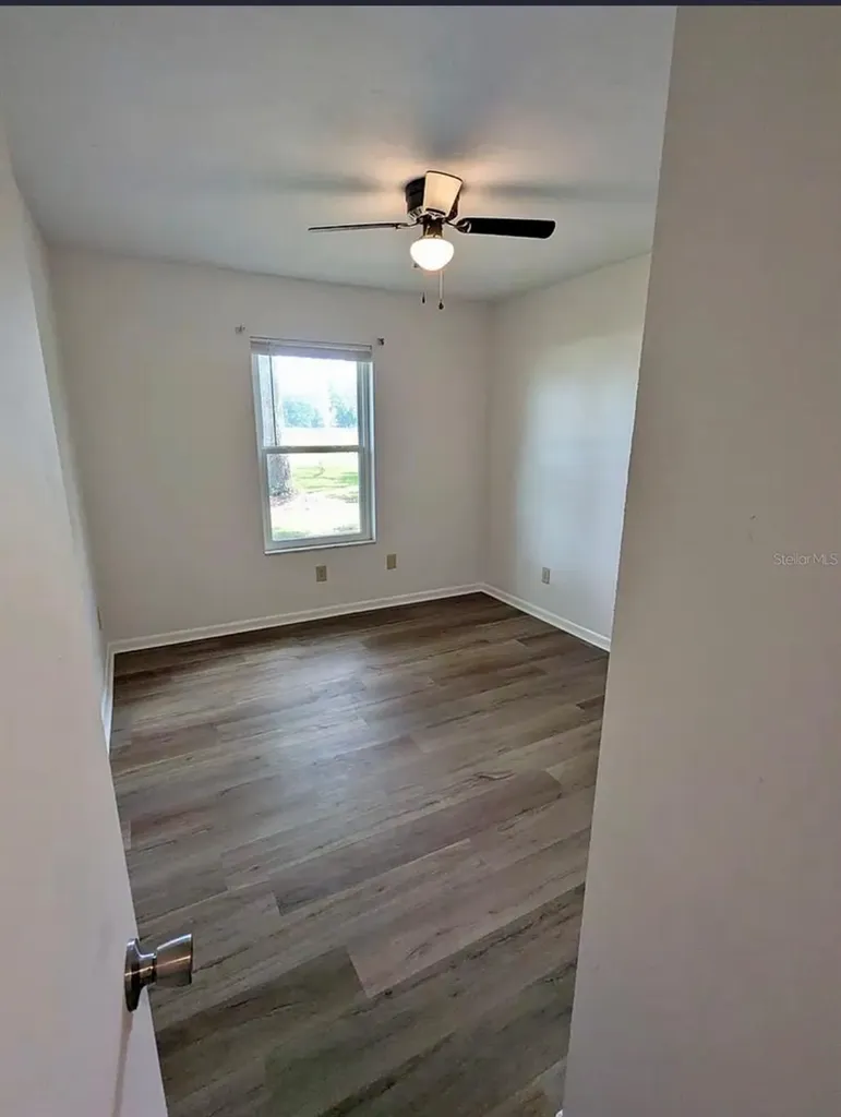 507 Governor Avenue NE Branford FL 32008