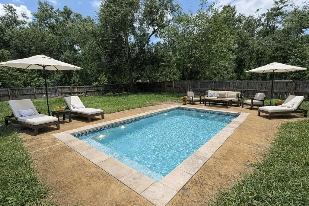 507 Governor Avenue NE Branford FL 32008
