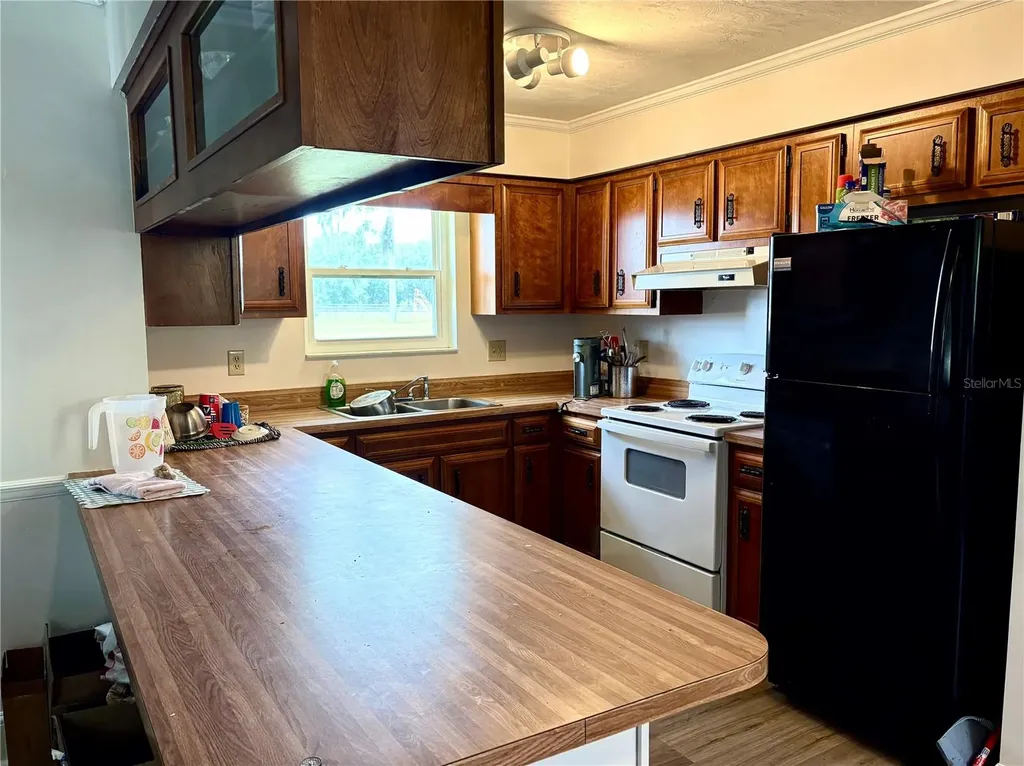 507 Governor Avenue NE Branford FL 32008