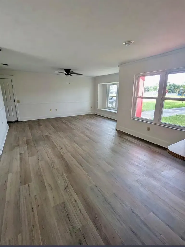 507 Governor Avenue NE Branford FL 32008