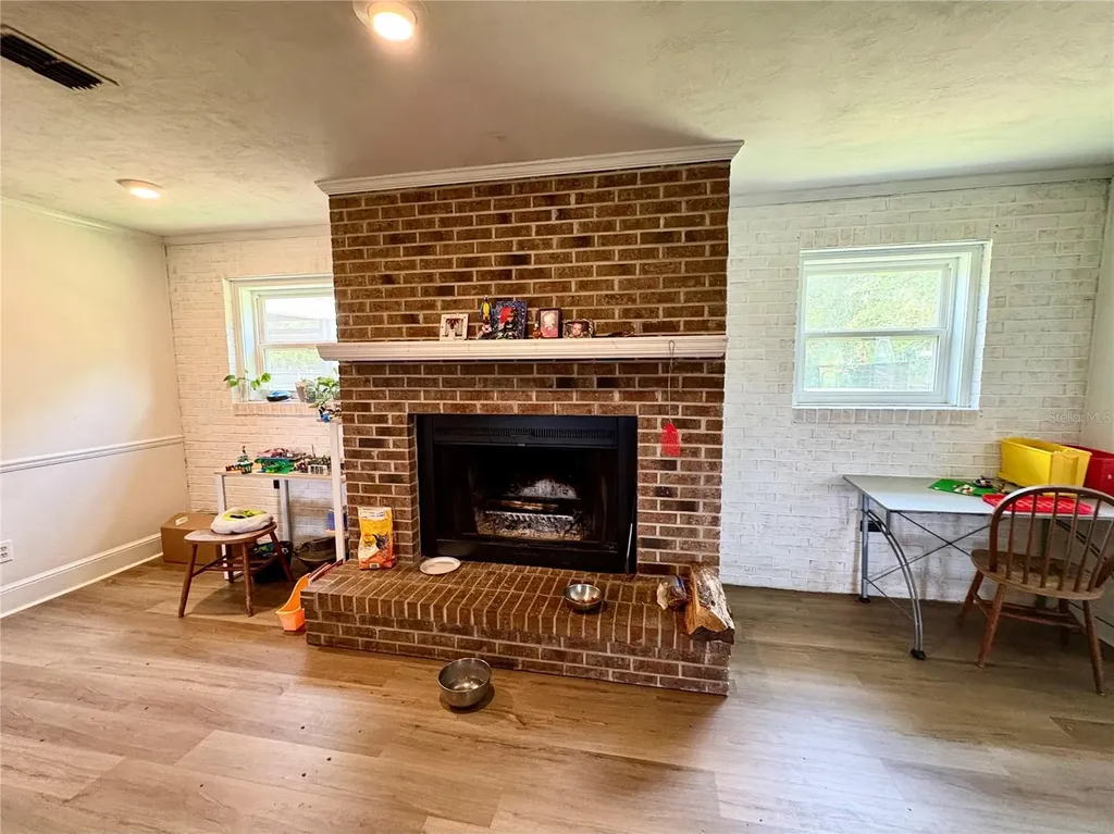 507 Governor Avenue NE Branford FL 32008