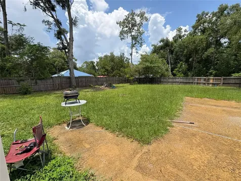 507 Governor Avenue NE Branford FL 32008