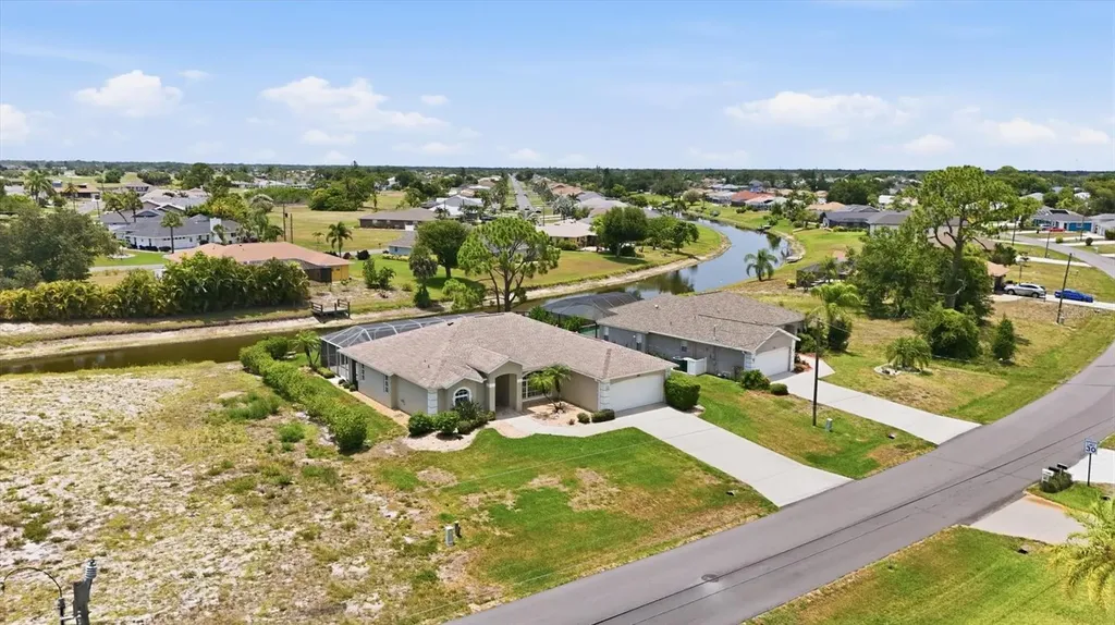 156 Mark Twain Lane Rotonda West FL 33947