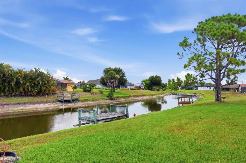 156 Mark Twain Lane Rotonda West FL 33947