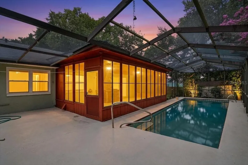 1013 Black Knight Drive Valrico FL 33594