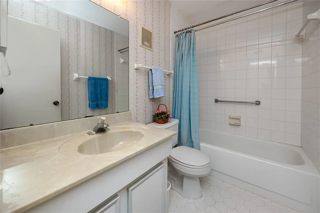 8174 Terrace Garden Drive N St Petersburg FL 33709