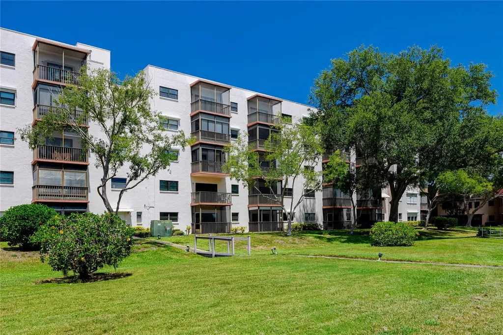 8174 Terrace Garden Drive N St Petersburg FL 33709