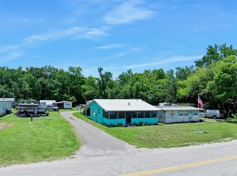 55521 Front Street Astor FL 32102
