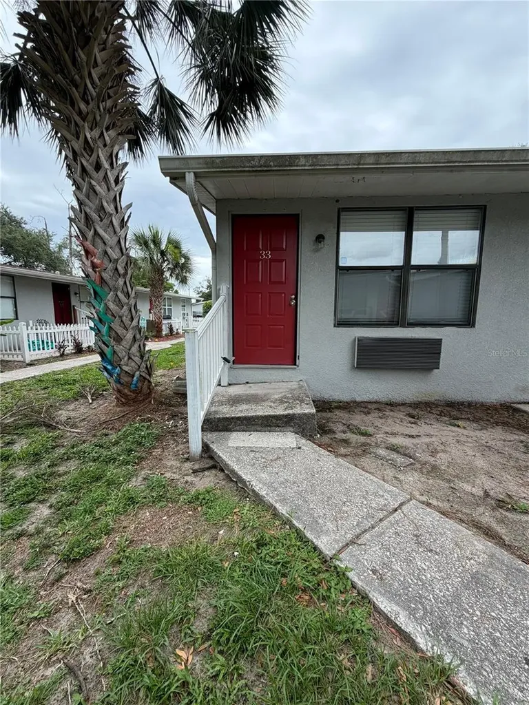 1400 Strawberry Place Plant City FL 33563