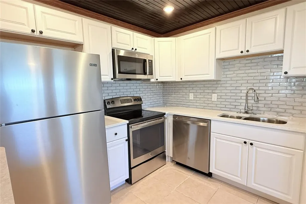 101 Cambridge Trail Sun City Center FL 33573