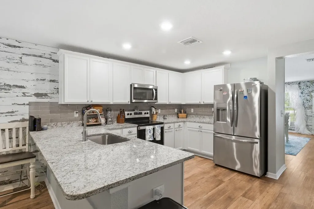 12200 Pine Finch Avenue Weeki Wachee FL 34614