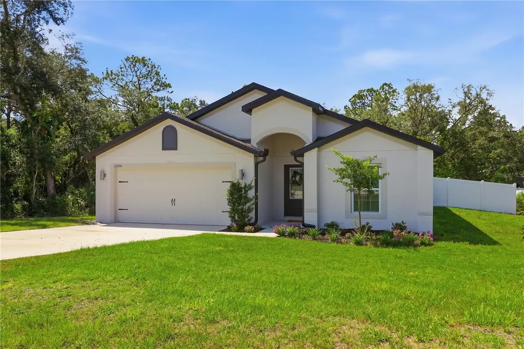 12200 Pine Finch Avenue Weeki Wachee FL 34614